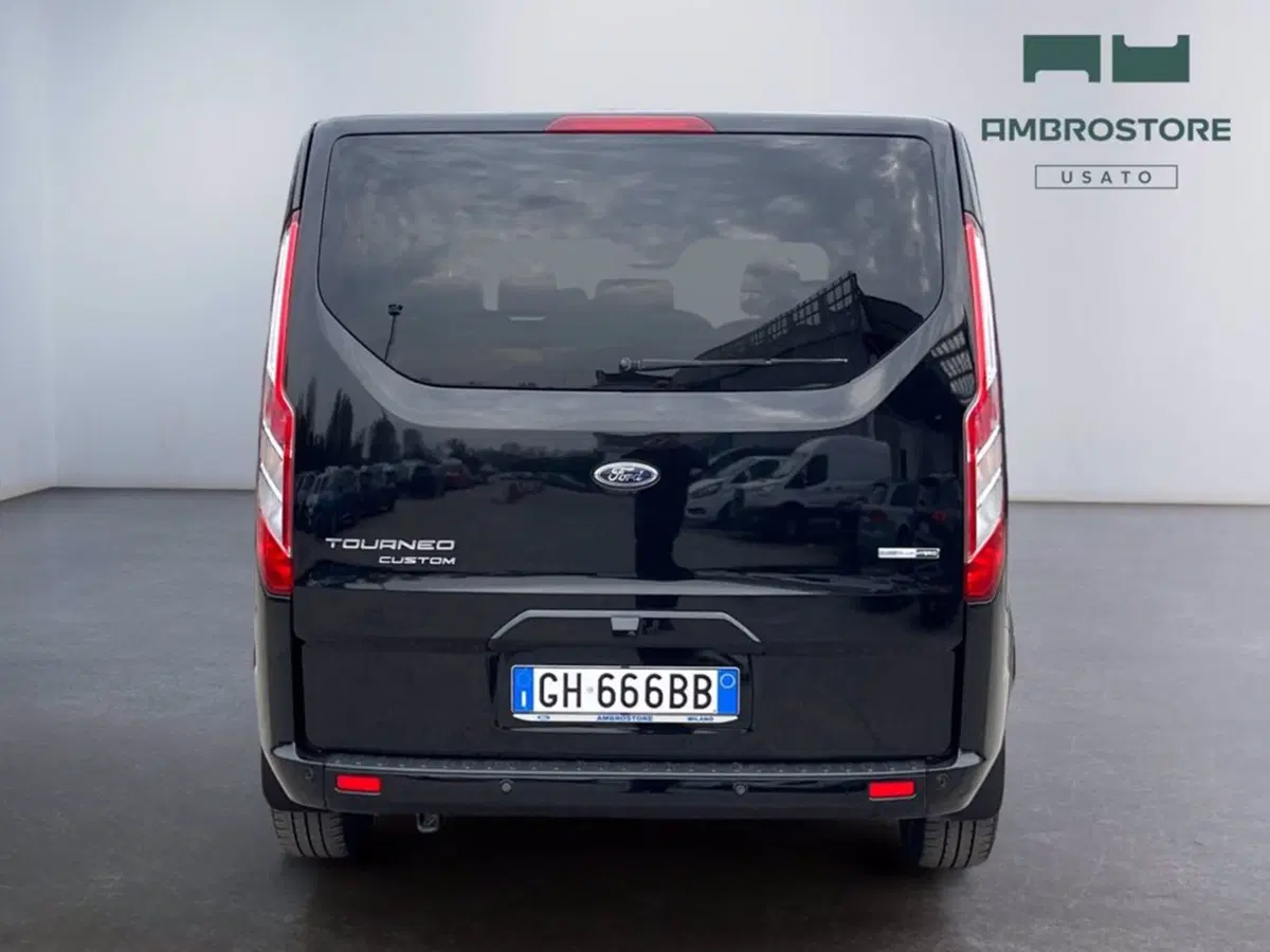 Ford Tourneo Custom usata a Milano (6)