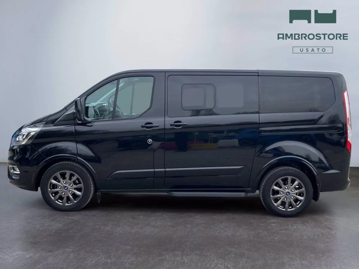 Ford Tourneo Custom usata a Milano (8)