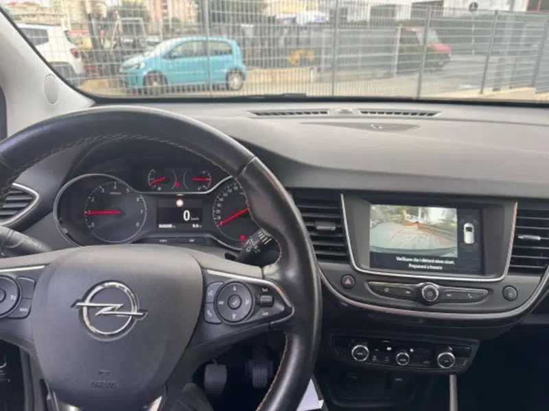 Opel Crossland X usata a Savona (15)