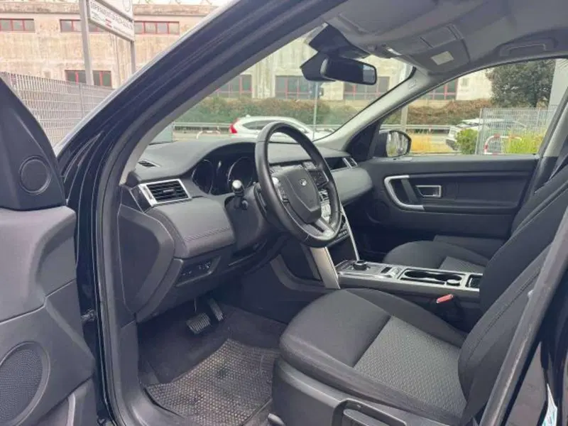Land Rover Discovery Sport usata a Savona (11)