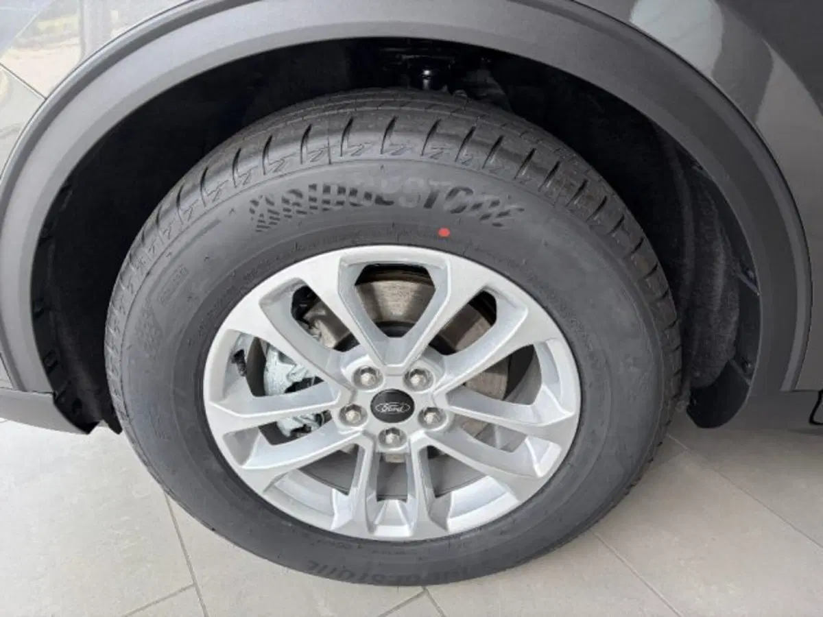 Ford Kuga nuova a Cuneo (7)