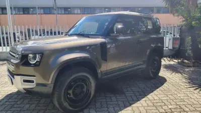 Land Rover Defender 90 3.0D I6 250 CV AWD Auto X-Dynamic S del 2021 usata a Castelfranco di Sotto
