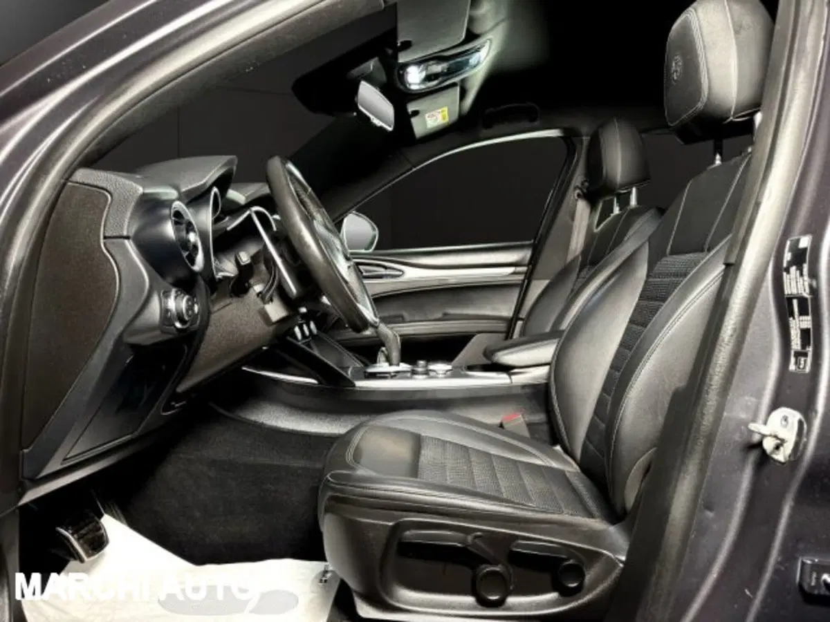 Alfa Romeo Stelvio usata a Perugia (10)