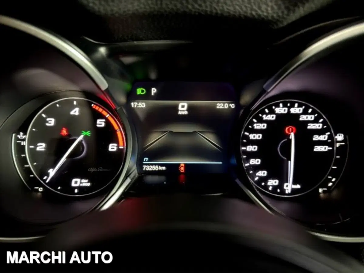Alfa Romeo Stelvio usata a Perugia (14)