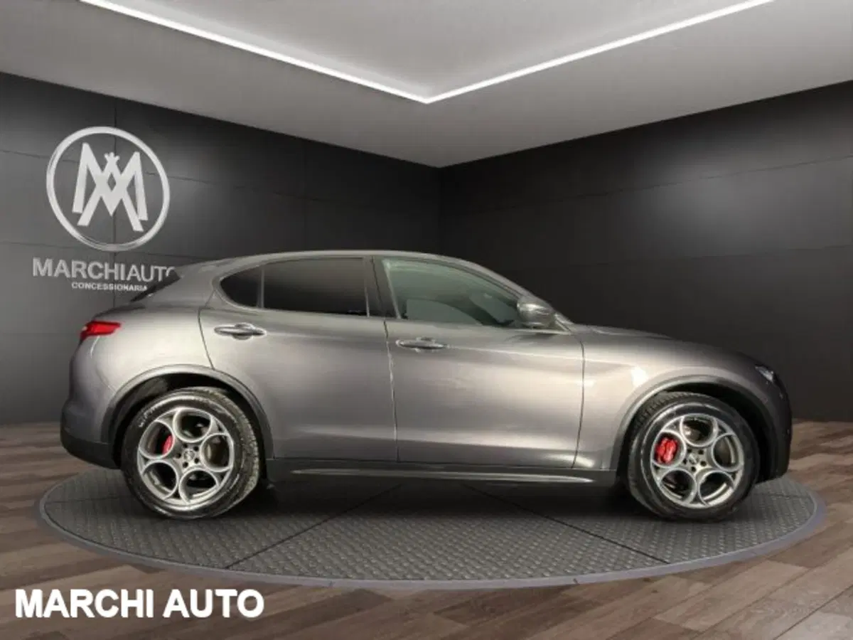 Alfa Romeo Stelvio usata a Perugia (4)