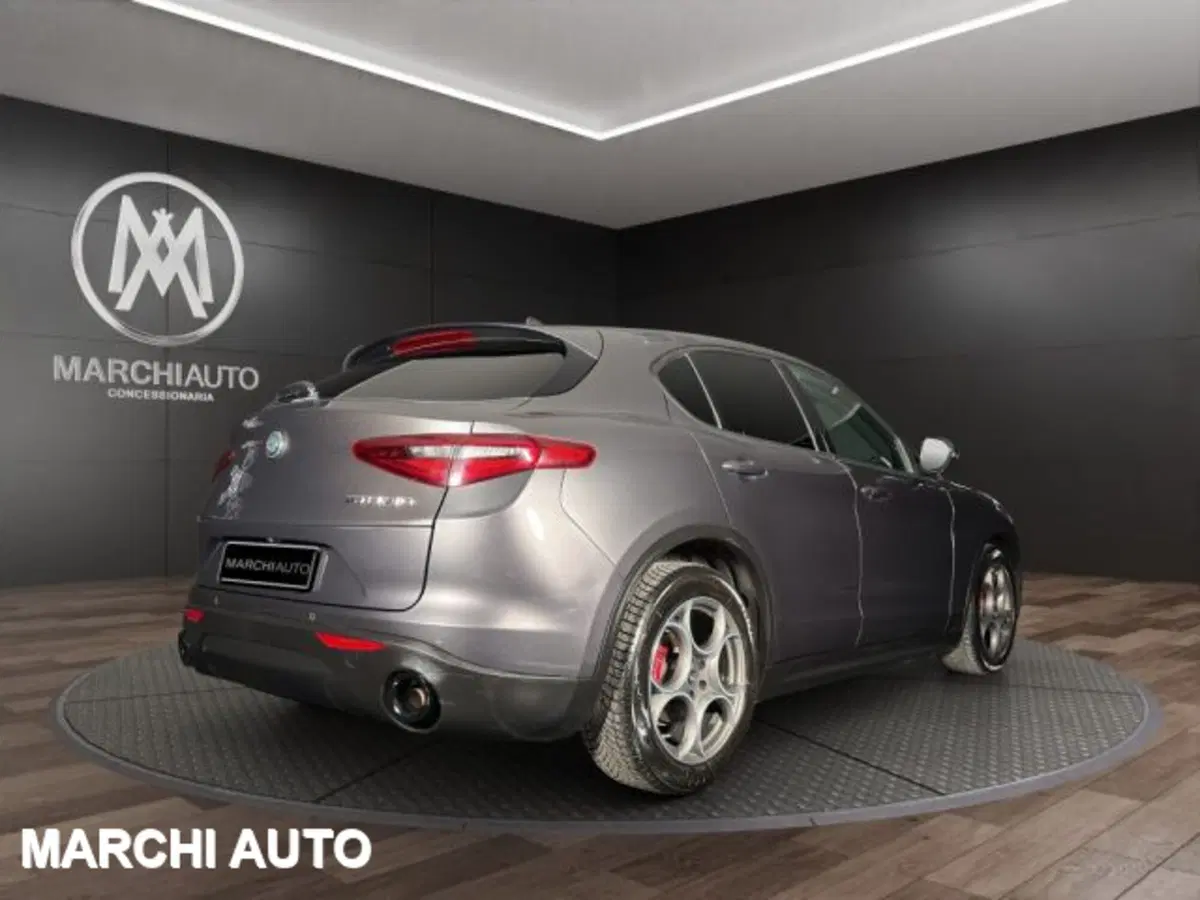 Alfa Romeo Stelvio usata a Perugia (5)