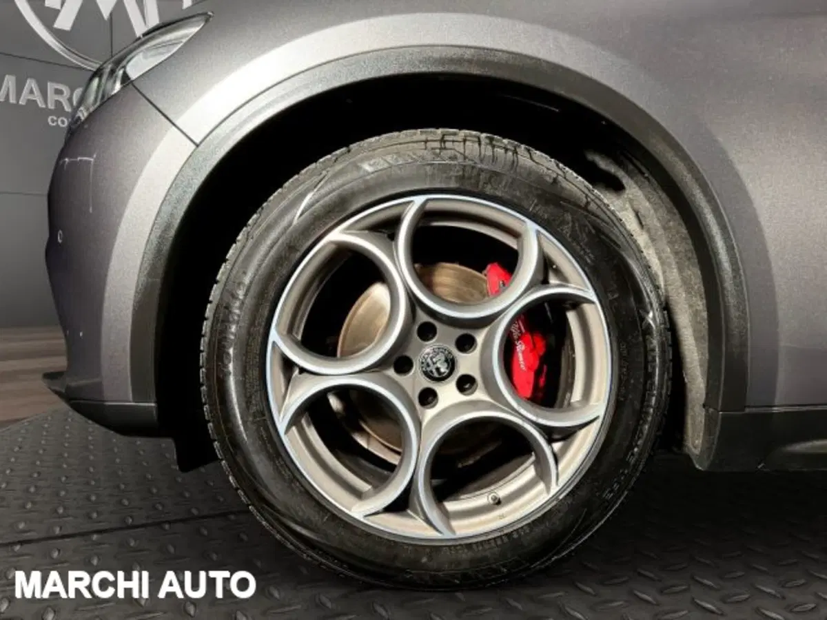 Alfa Romeo Stelvio usata a Perugia (9)