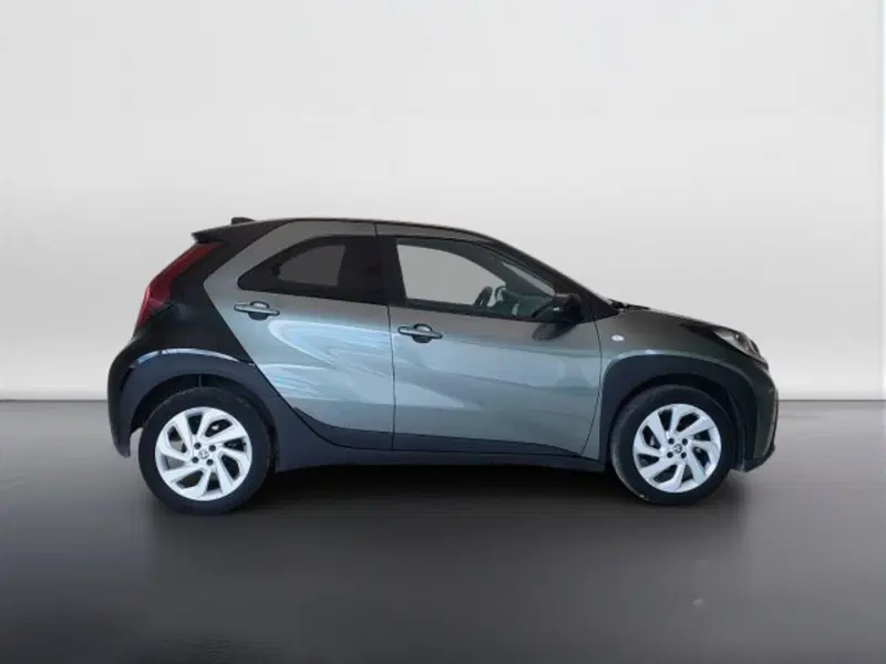 Toyota Aygo X usata a Teramo (4)