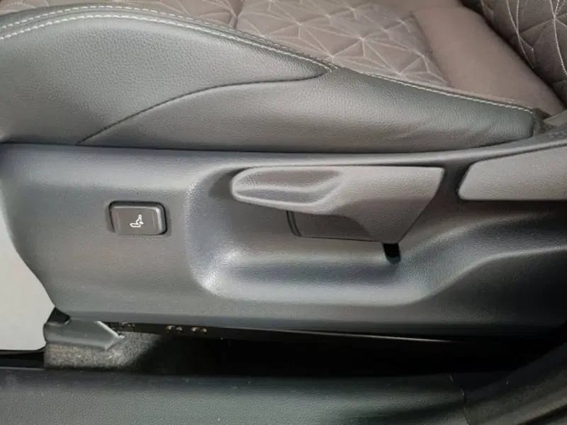 Toyota Yaris Cross usata a Teramo (19)