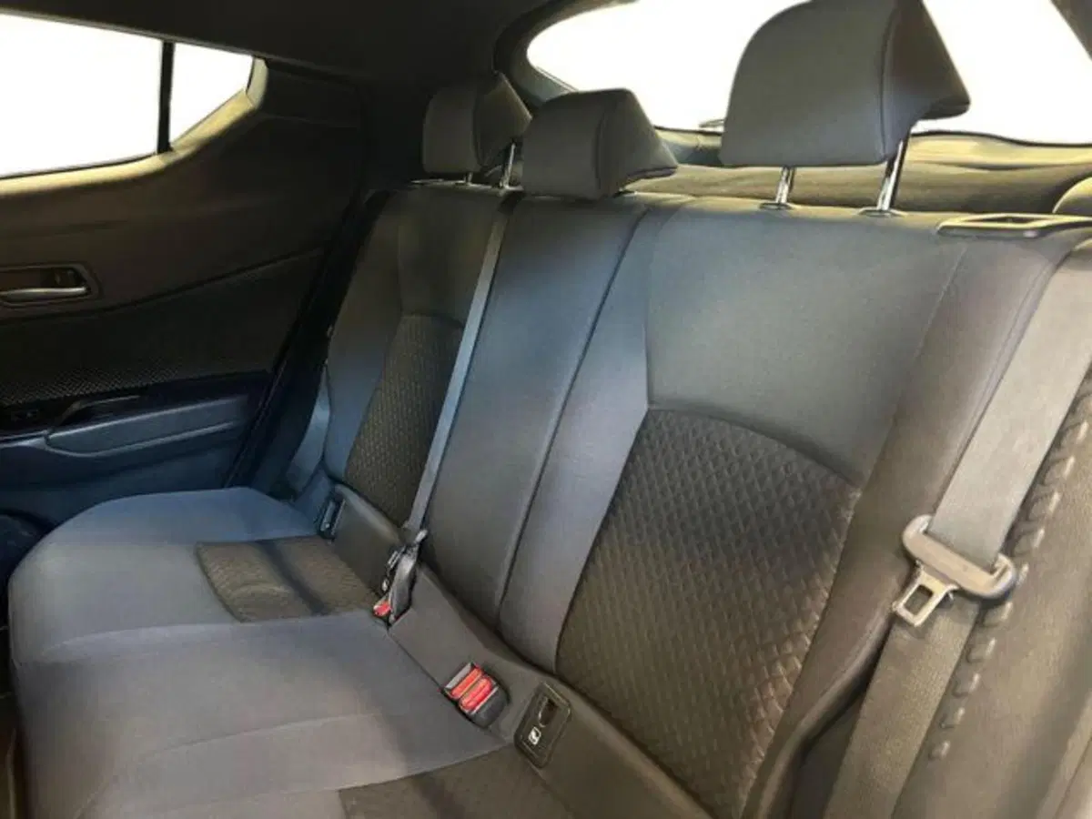 Toyota Toyota C-HR usata a Vercelli (8)