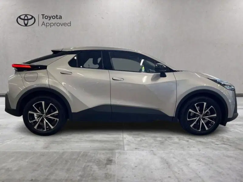 Toyota Toyota C-HR usata a Vercelli (14)