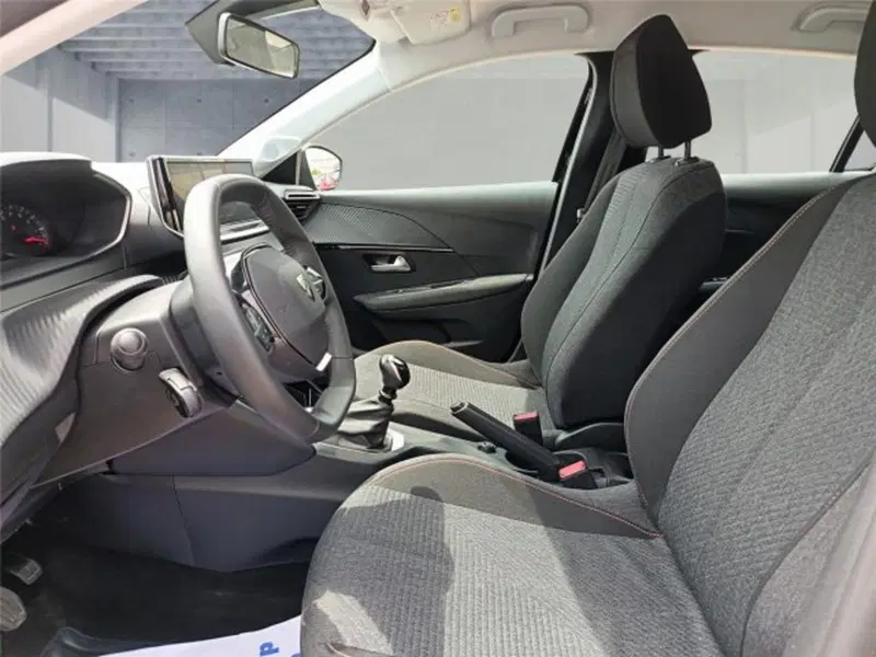 Peugeot 208 usata a Bari (11)