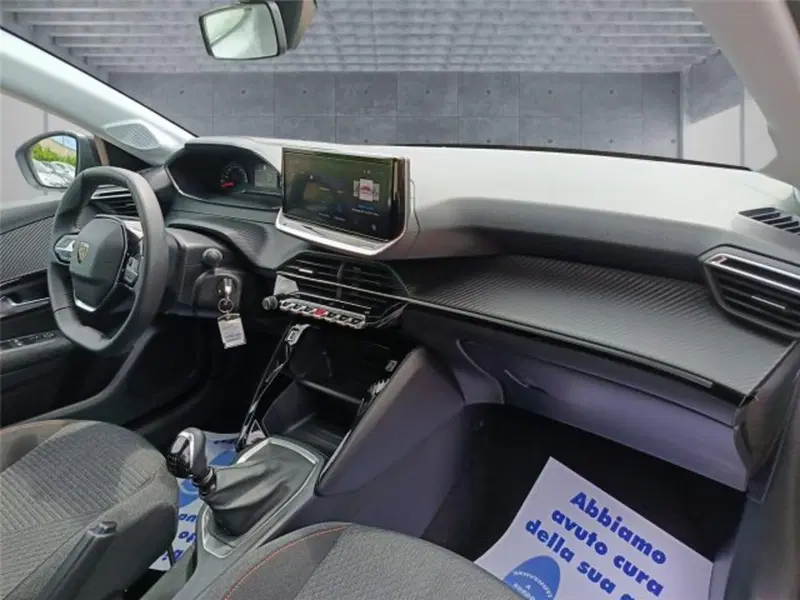 Peugeot 208 usata a Bari (12)