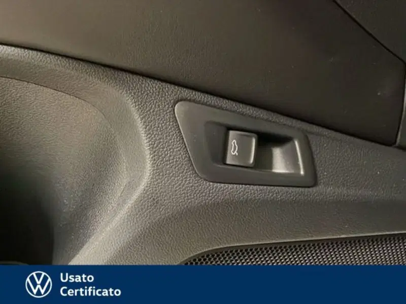 Volkswagen T-Roc nuova a Vicenza (17)