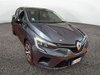 Renault Clio Full Hybrid E-Tech 140 CV 5 porte Zen del 2023 usata a Empoli
