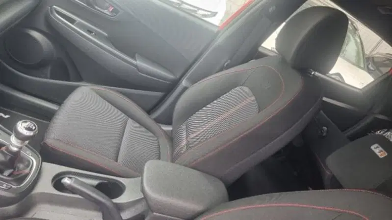 Hyundai Kona usata a Savona (17)