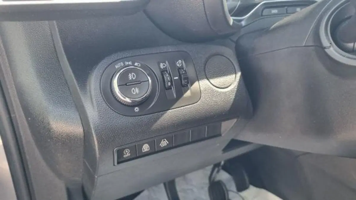 Opel Combo Life usata a Savona (12)