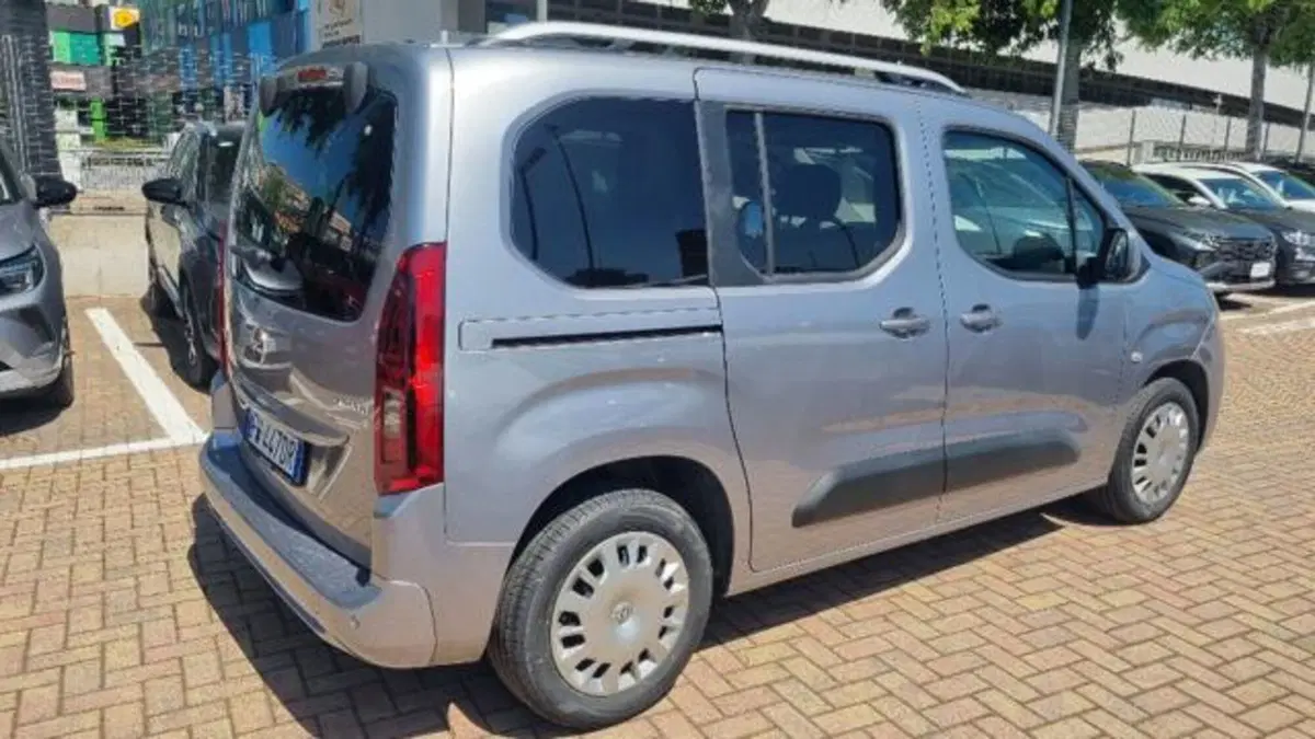 Opel Combo Life usata a Savona (18)