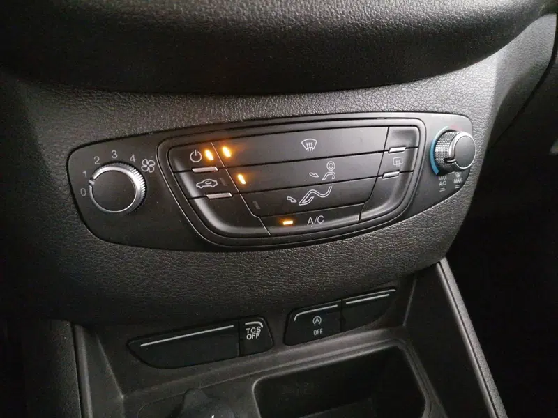 Ford Transit Courier usata a Roma (13)