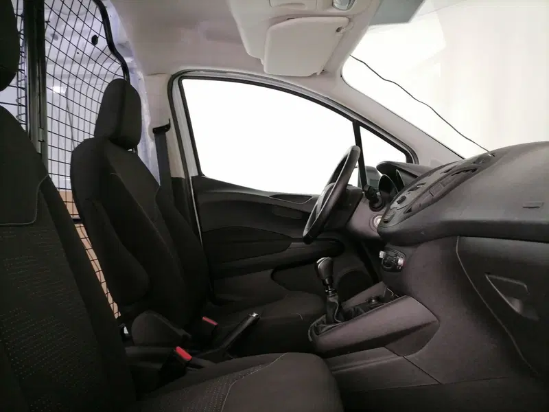 Ford Transit Courier usata a Roma (6)