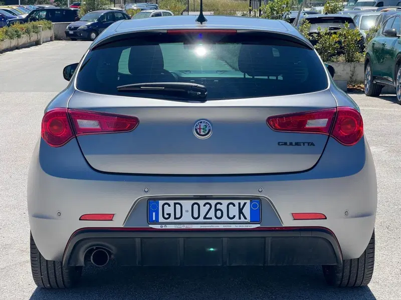 Alfa Romeo Giulietta usata a Matera (12)