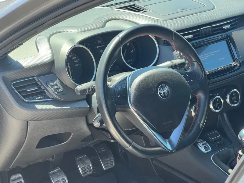 Alfa Romeo Giulietta usata a Matera (17)