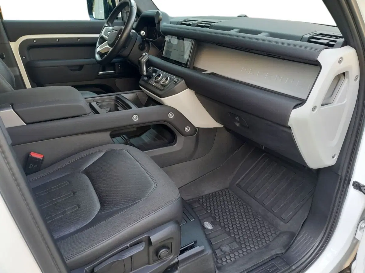 Land Rover Defender usata a Cuneo (3)