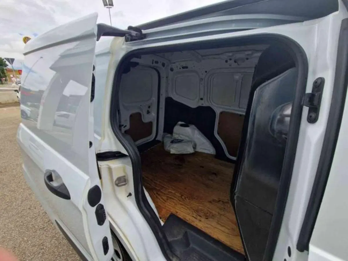 Ford Transit Courier usata a Bologna (11)
