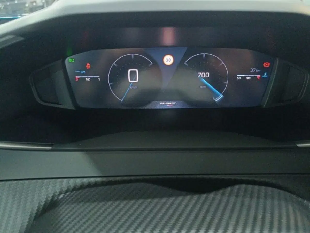 Peugeot 2008 nuova a Catania (15)