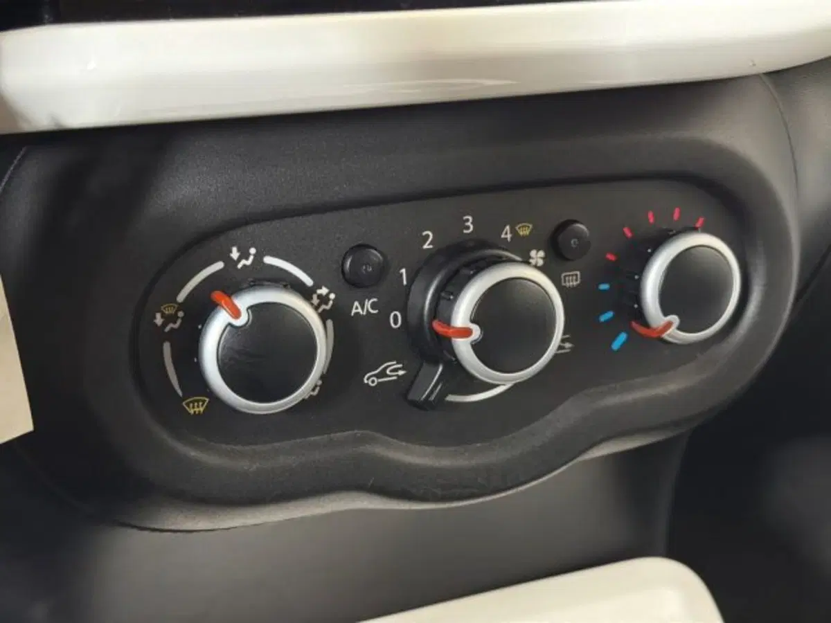 Renault Twingo usata a Bologna (16)