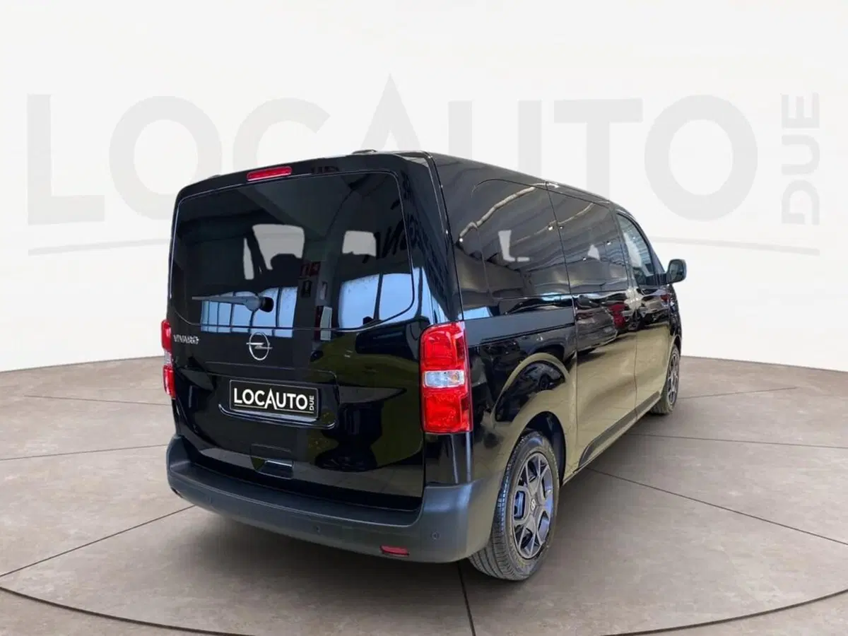 Opel Vivaro nuova a Torino (4)