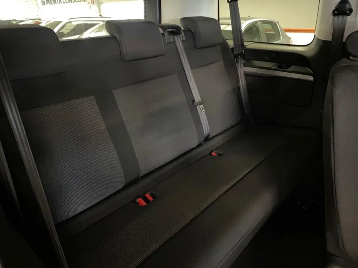 Opel Vivaro nuova a Torino (9)