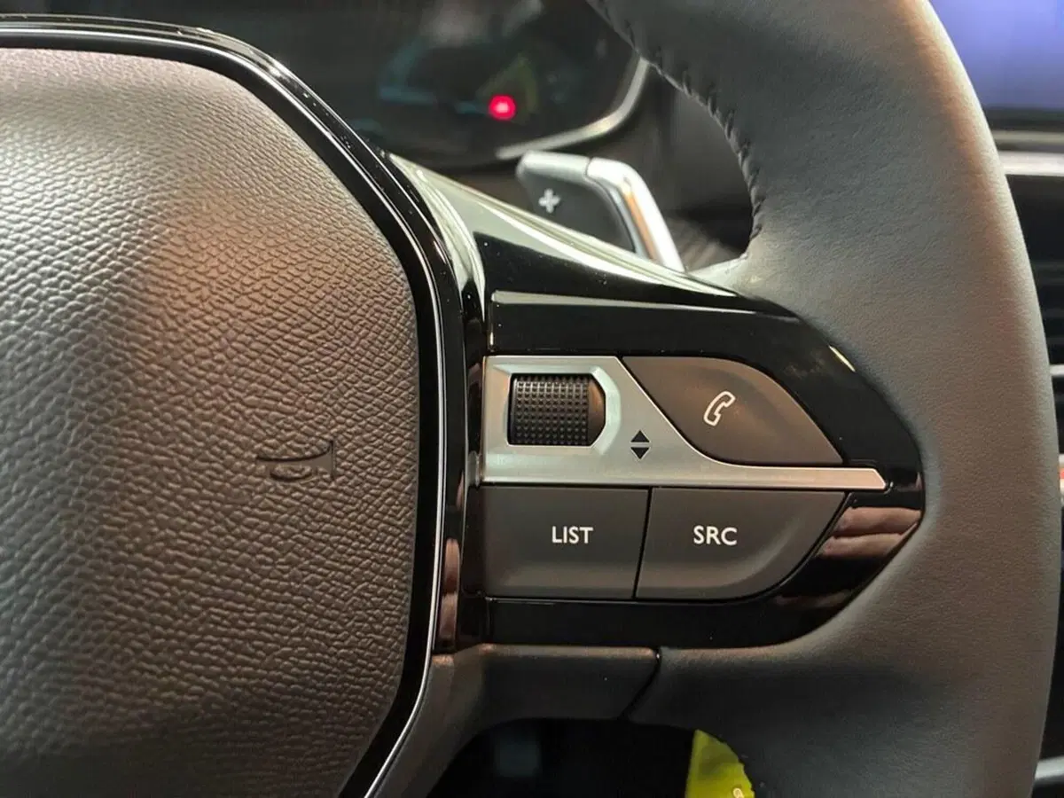 Peugeot 208 nuova a Torino (14)