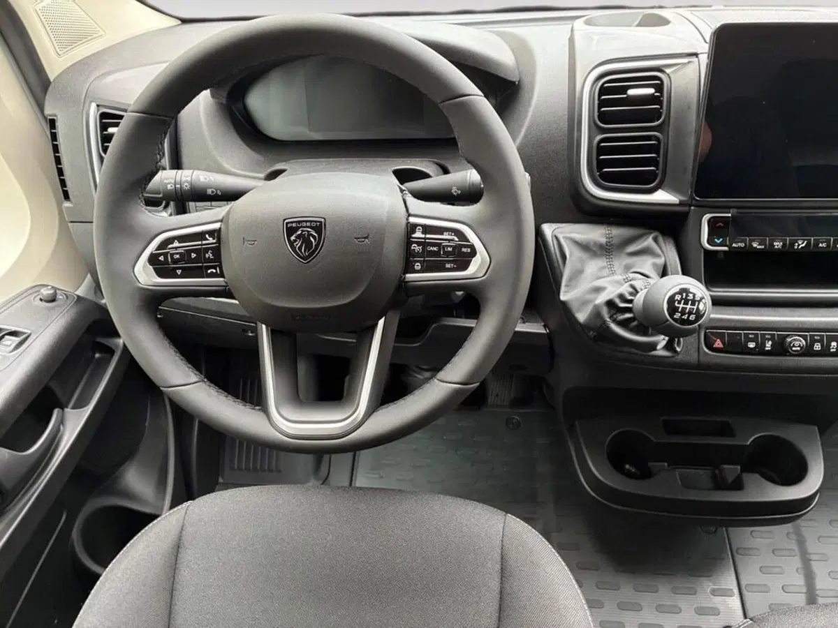 Peugeot Boxer Furgone nuova a Torino (6)