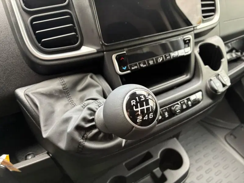 Peugeot Boxer Furgone nuova a Torino (11)