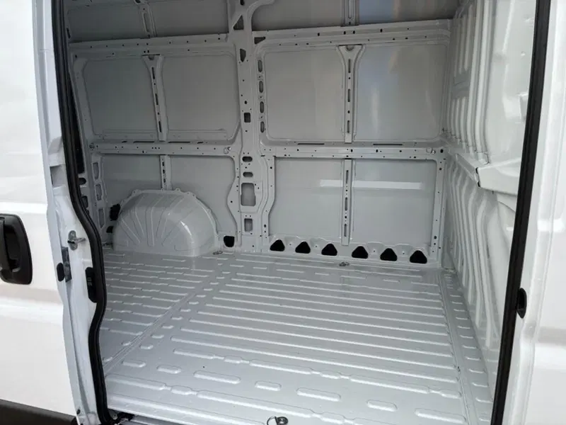 Peugeot Boxer Furgone nuova a Torino (8)
