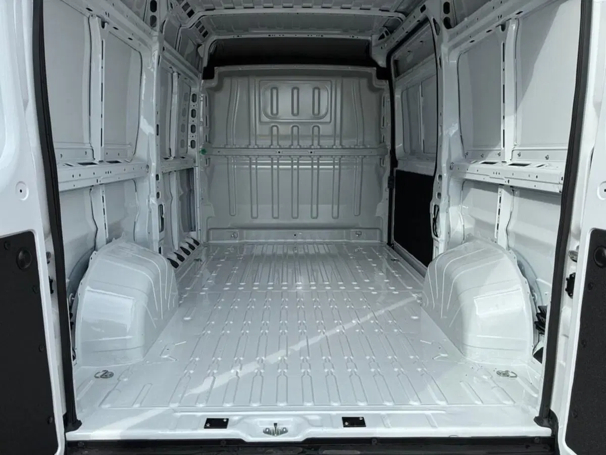 Peugeot Boxer Furgone nuova a Torino (9)