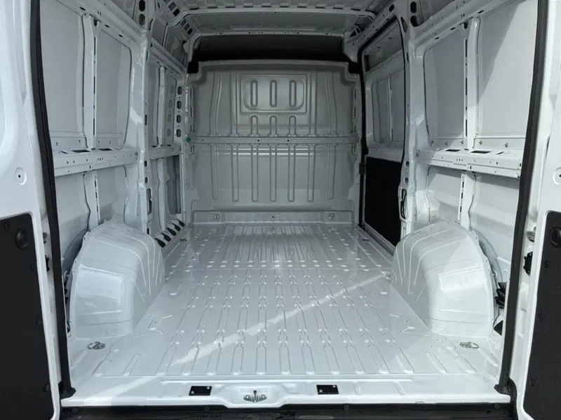 Peugeot Boxer Furgone nuova a Torino (9)