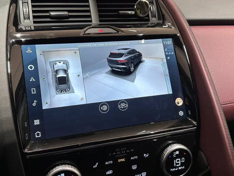 Jaguar E-Pace usata a Varese (11)