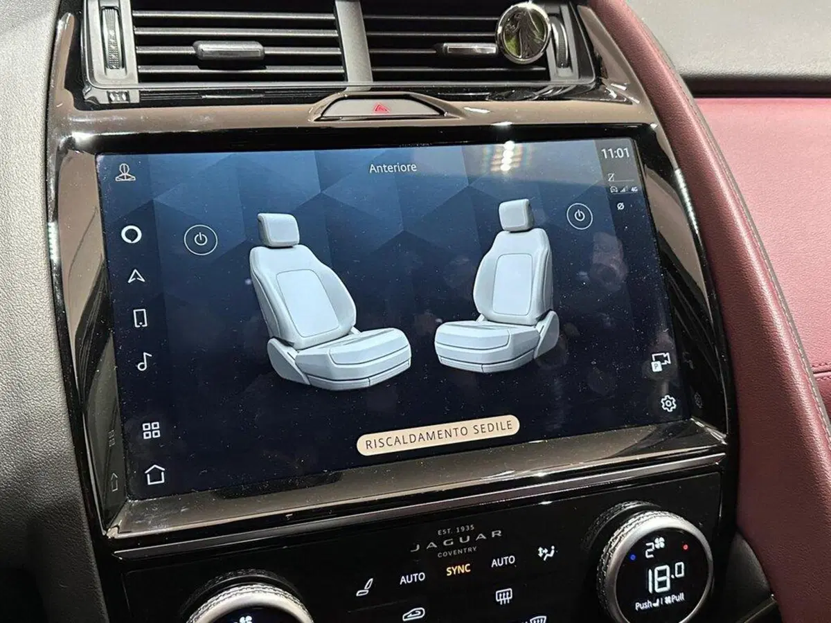 Jaguar E-Pace usata a Varese (14)