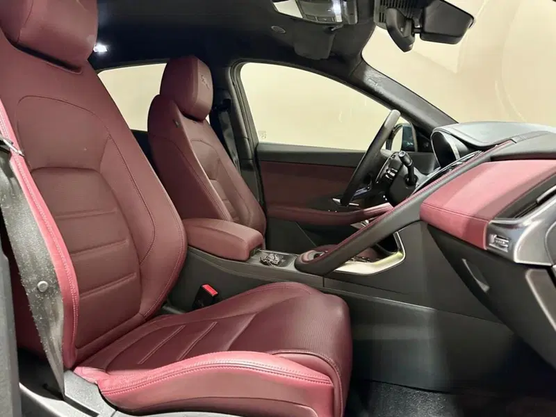 Jaguar E-Pace usata a Varese (6)