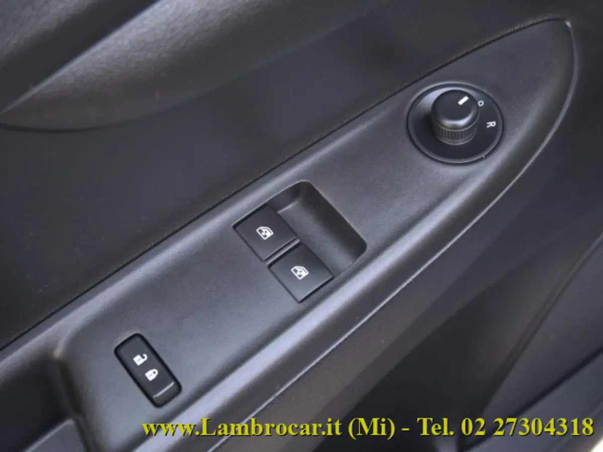 Opel Karl usata a Milano (11)