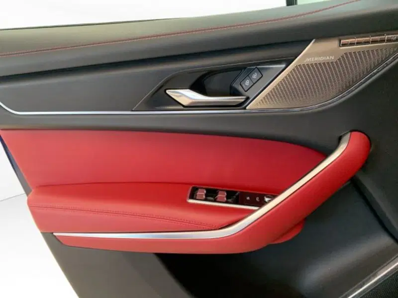 Jaguar F-Pace usata a Modena (12)