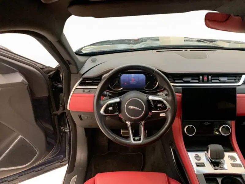 Jaguar F-Pace usata a Modena (9)