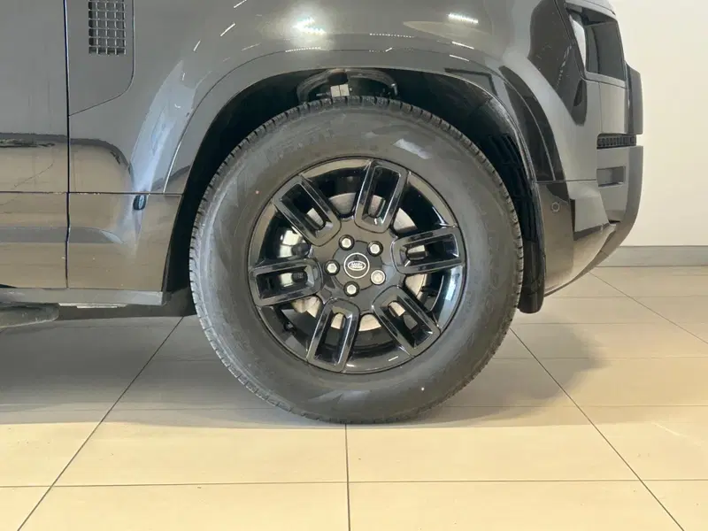 Land Rover Defender usata a Napoli (9)