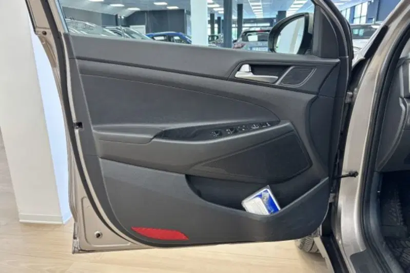 Hyundai Tucson usata a Latina (12)