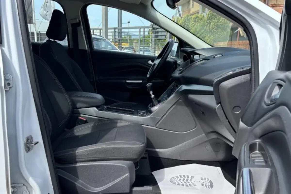 Ford Kuga usata a Latina (8)