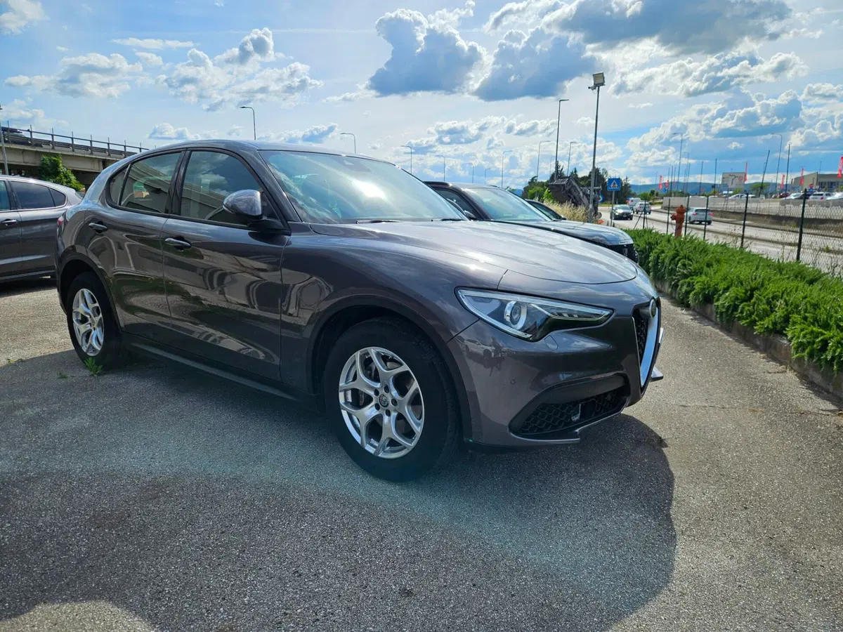 Alfa Romeo Stelvio usata a Perugia (2)