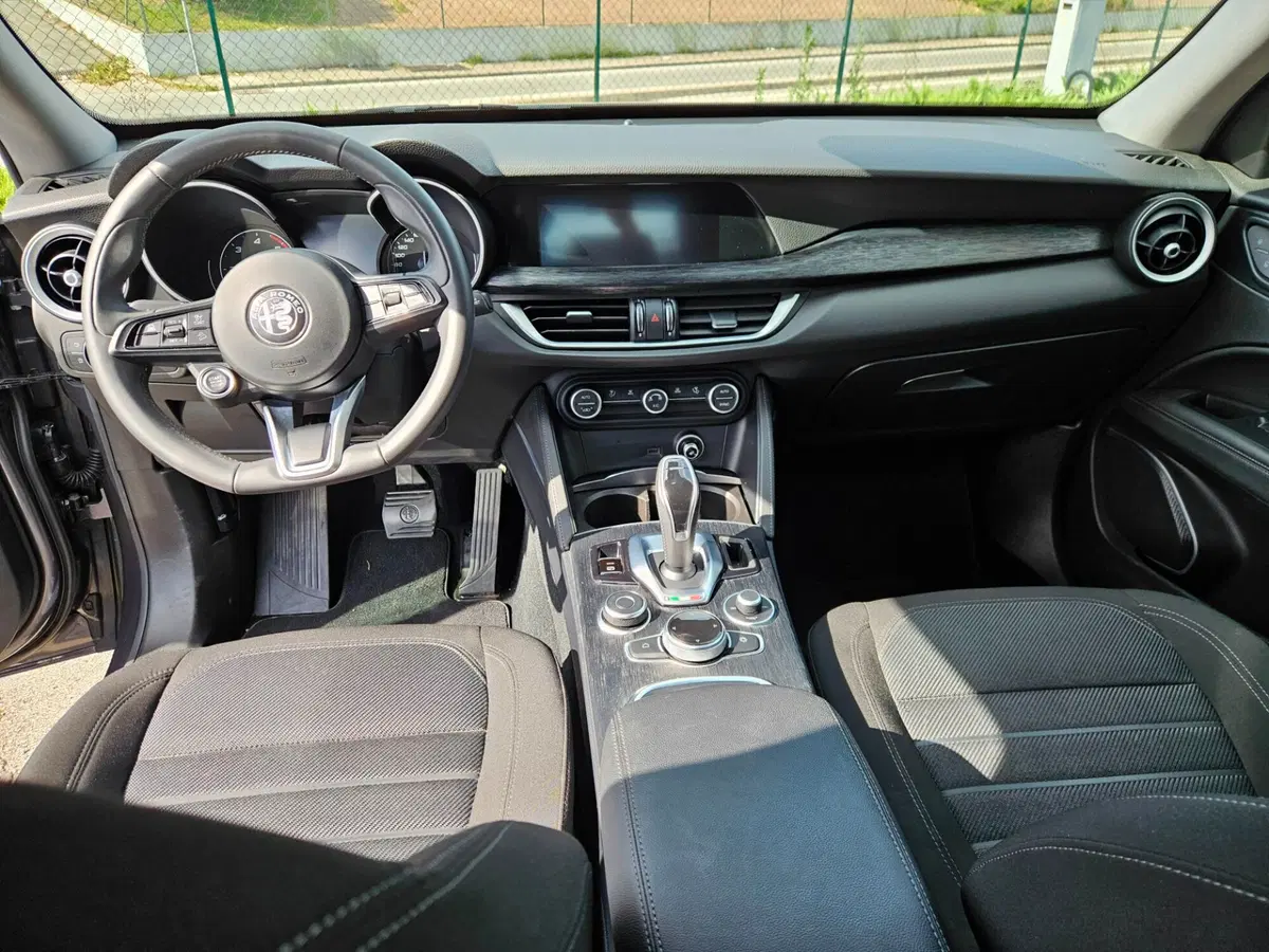 Alfa Romeo Stelvio usata a Perugia (8)