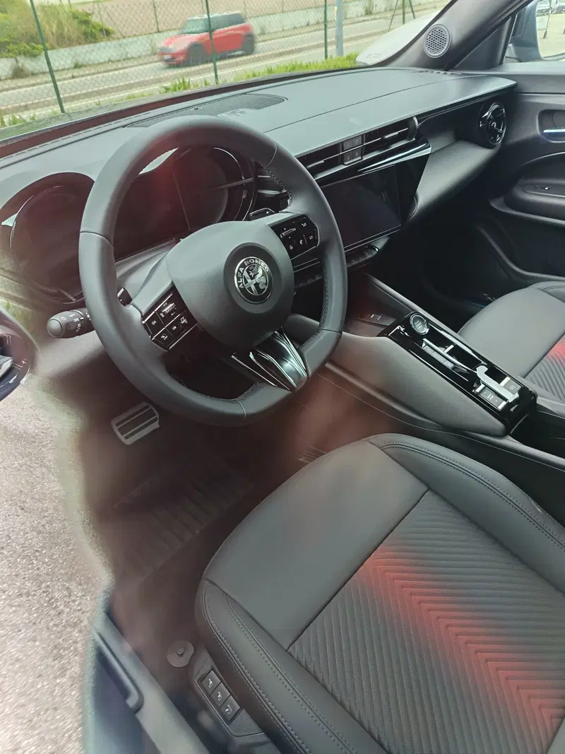 Alfa Romeo Junior nuova a Perugia (6)